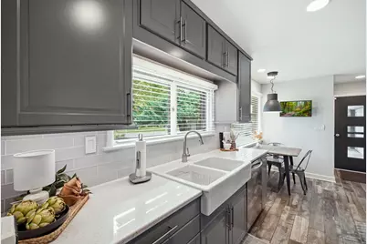 1231 N 121st St, Wauwatosa, WI 53226 - Photo 10