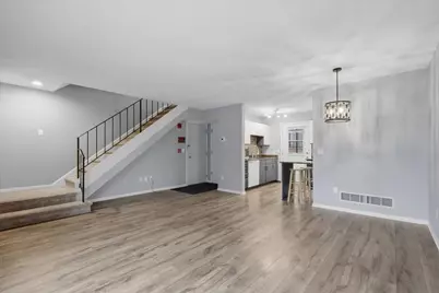 7850  Harwood Ave #6, Wauwatosa, WI 53213 - Photo 8