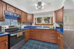7990 W Lakeshore Dr, Burlington, WI 53105 - Photo 8