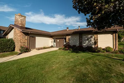 3609 N Tucker Pl #202, Milwaukee, WI 53222 - Photo 16