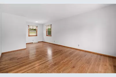 215 W Beutel Rd, Port Washington, WI 53074 - Photo 4