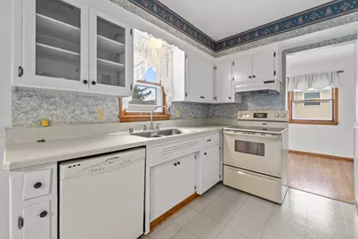 215 W Beutel Rd, Port Washington, WI 53074 - Photo 8