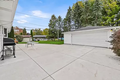 215 W Beutel Rd, Port Washington, WI 53074 - Photo 22