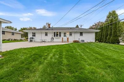 215 W Beutel Rd, Port Washington, WI 53074 - Photo 20