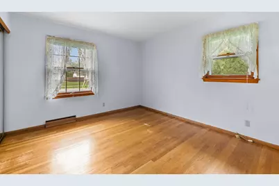 215 W Beutel Rd, Port Washington, WI 53074 - Photo 12