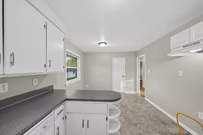 3911 N 77th St, Milwaukee, WI 53222 - Photo 12