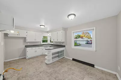 3911 N 77th St, Milwaukee, WI 53222 - Photo 14