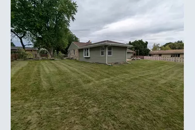 370 N Bobolink Dr, Brookfield, WI 53005 - Photo 20