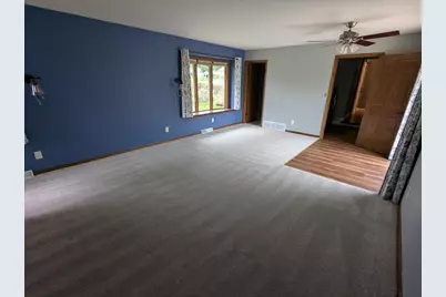 370 N Bobolink Dr, Brookfield, WI 53005 - Photo 8