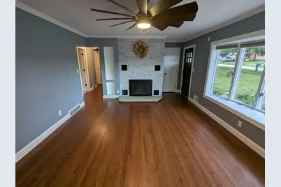 370 N Bobolink Dr, Brookfield, WI 53005 - Photo 2