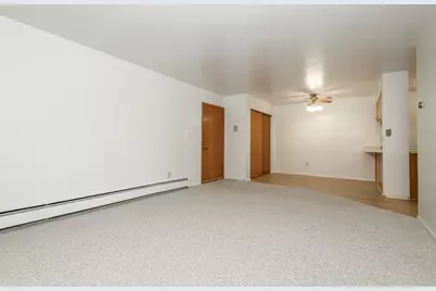 3925 S 84th St #4, Greenfield, WI 53228 - Photo 4