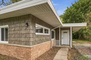 343 W Manor Cir, Bayside, WI 53217 - Photo 2