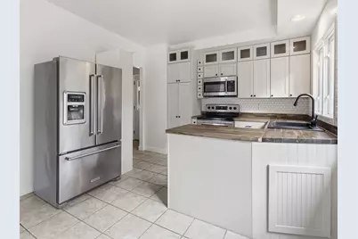 343 W Manor Cir, Bayside, WI 53217 - Photo 10