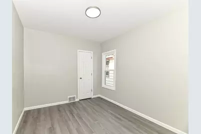 3754 S Rutland Ave, Saint Francis, WI 53235 - Photo 22