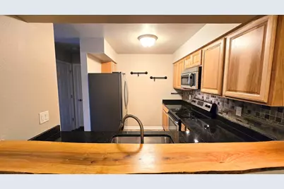 W168N11065  Ashbury Cir #4, Germantown, WI 53022 - Photo 8