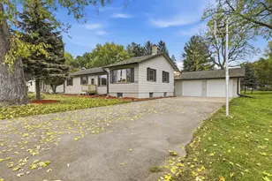 297 Walnut Dr, Onalaska, WI 54650 - Photo 1