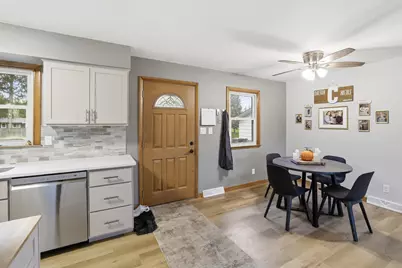 297  Walnut Dr, Onalaska, WI 54650 - Photo 10