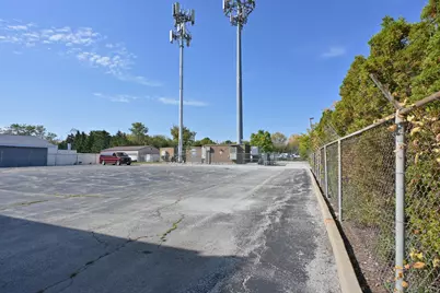 4737 S 108th St, Greenfield, WI 53228 - Photo 8