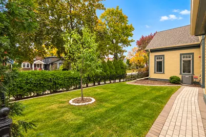 2201 E Stratford Ct #C, Shorewood, WI 53211 - Photo 22