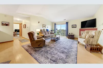 6020 S Buckhorn Ave #304, Cudahy, WI 53110 - Photo 2