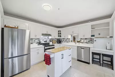 11007 N Balsam Tree Ct, Mequon, WI 53092 - Photo 4