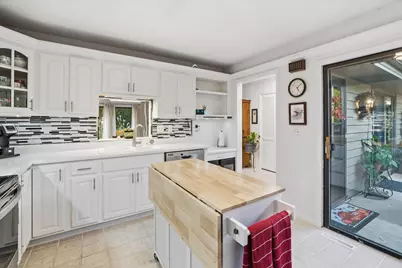 11007 N Balsam Tree Ct, Mequon, WI 53092 - Photo 2