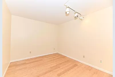 3838 N Oakland Ave #274, Shorewood, WI 53211 - Photo 12