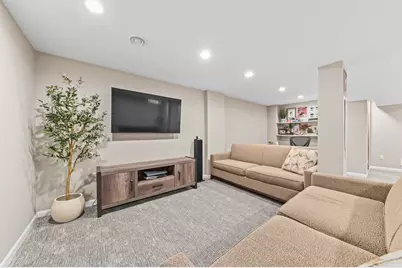 12775 W Scarborough Dr, New Berlin, WI 53151 - Photo 22