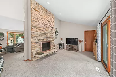 12775 W Scarborough Dr, New Berlin, WI 53151 - Photo 14