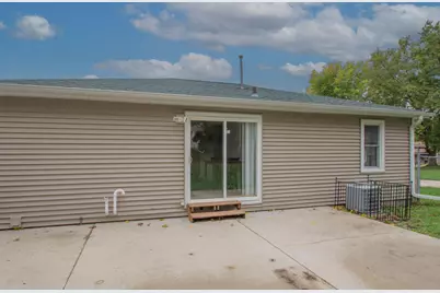 1513 S Ninth St, Watertown, WI 53094 - Photo 4