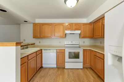 2153  Broken Hill Rd #7, Waukesha, WI 53188 - Photo 10