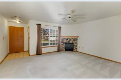 2153  Broken Hill Rd #7, Waukesha, WI 53188 - Photo 4