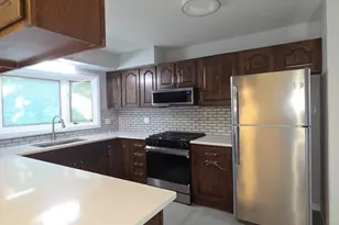 4241 S Griffin Ave, Milwaukee, WI 53207 - Photo 8