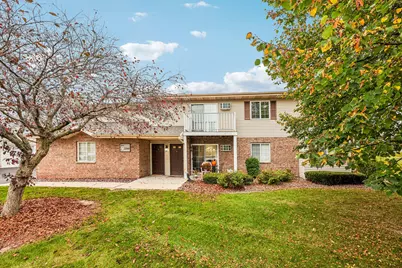 2041  Meadow Ct #1, West Bend, WI 53095 - Photo 2