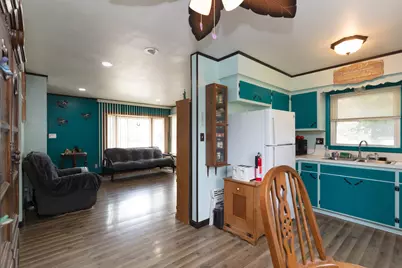 N89W15242  Cleveland Ave, Menomonee Falls, WI 53051 - Photo 8