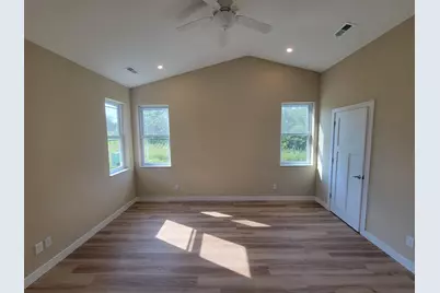 3938  Willow Dr, Waukesha, WI 53189 - Photo 4
