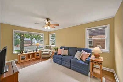 5723 N Argyle Ave, Glendale, WI 53209 - Photo 2