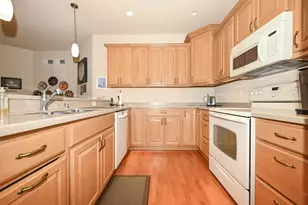 19045 Thomson Dr, Brookfield, WI 53045 - Photo 10
