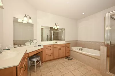 19045  Thomson Dr #104, Brookfield, WI 53045 - Photo 18