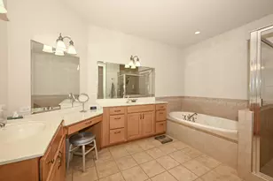 19045 Thomson Dr, Brookfield, WI 53045 - Photo 18