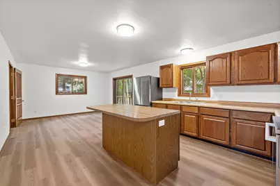 1066 N Meadow Dr, Silver Lake, WI 53170 - Photo 4