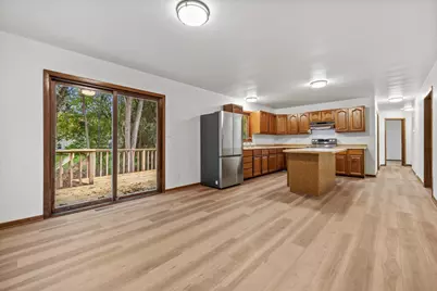 1066 N Meadow Dr, Silver Lake, WI 53170 - Photo 10