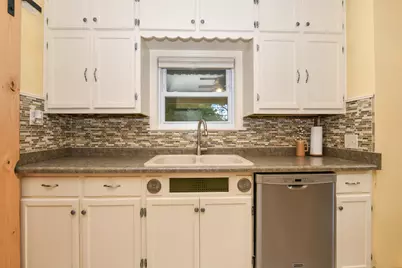 13501 W Greenfield Ave, New Berlin, WI 53151 - Photo 16