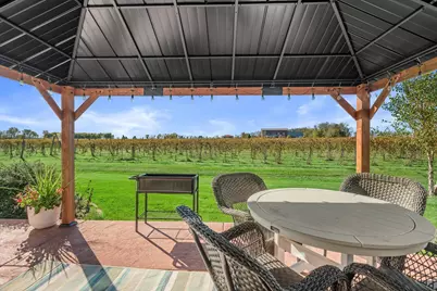 809  Winery Way, Cambridge, WI 53523 - Photo 2