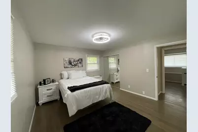 6864 N 85th St, Milwaukee, WI 53224 - Photo 8