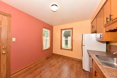 3671 S Pine Ave, Milwaukee, WI 53207 - Photo 12