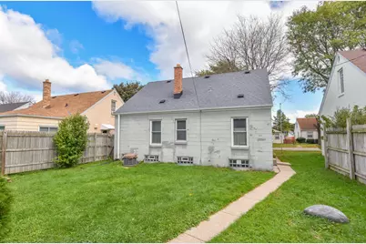 3671 S Pine Ave, Milwaukee, WI 53207 - Photo 6