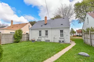 3671 S Pine Ave, Milwaukee, WI 53207 - Photo 6