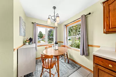 2569 S 94th St, West Allis, WI 53227 - Photo 12