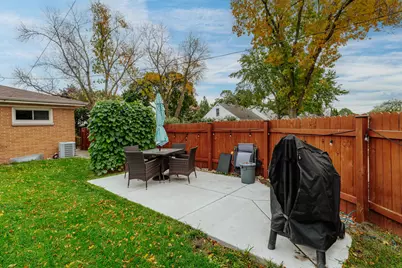 2569 S 94th St, West Allis, WI 53227 - Photo 22